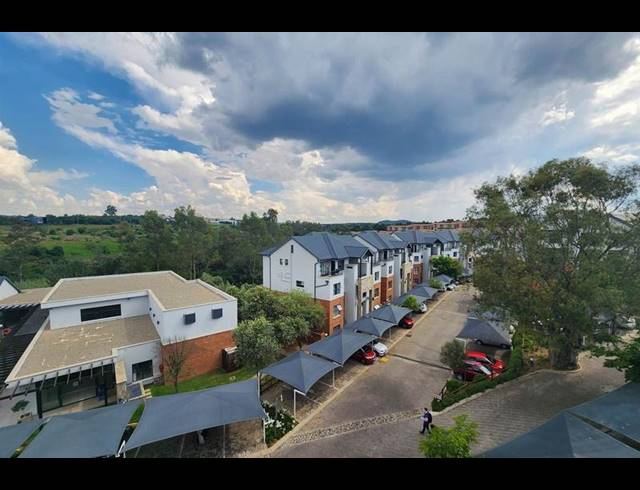 1 BEDROOM APARTMENT FOR SALE IN OLIVEDALE